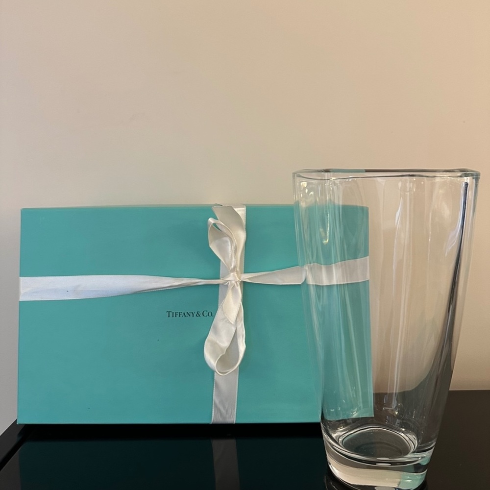 New Tiffany & Co. Crystal Glass Vase